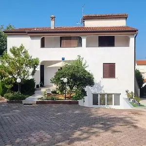 Cerova Apartmán
