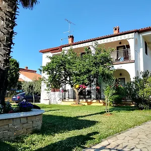 Nina Apartman