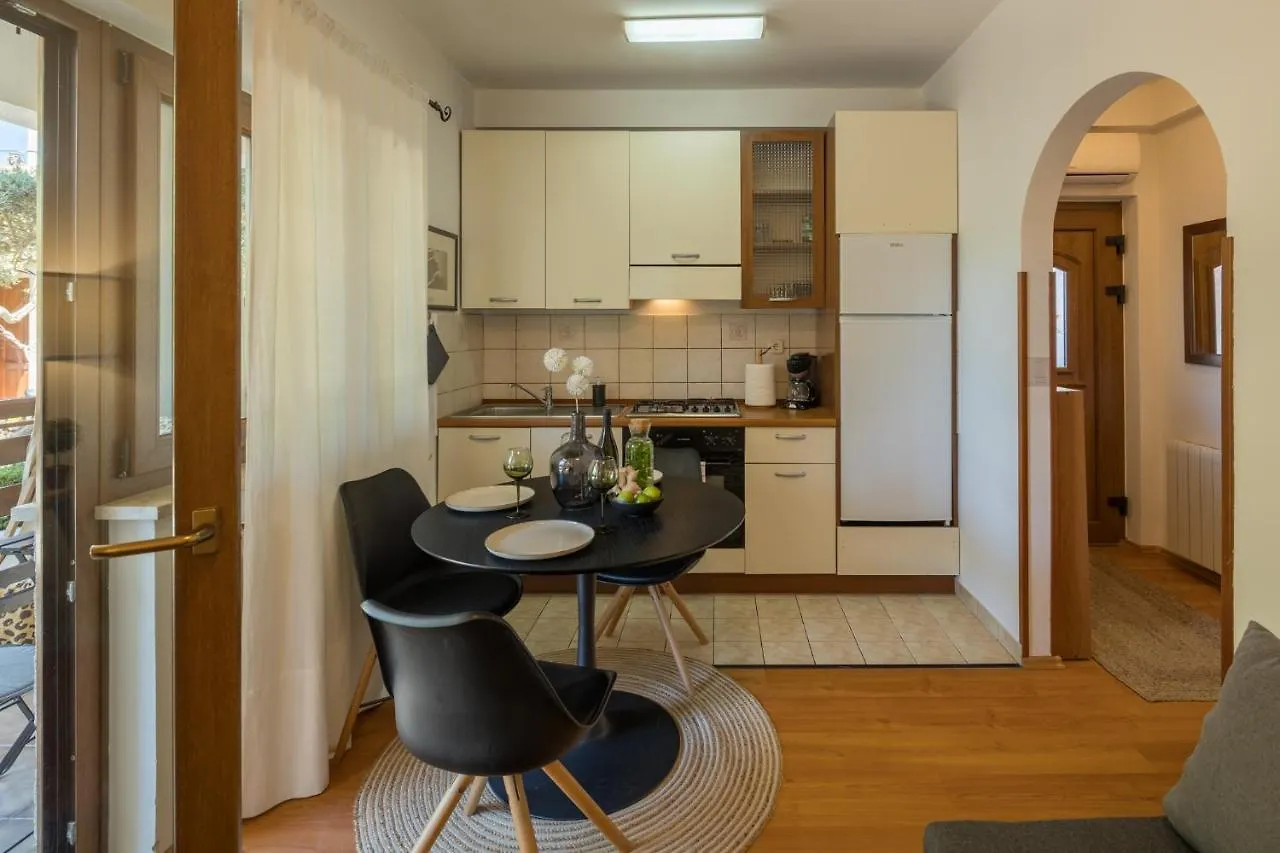 Ladonja Apartment Porec Croatia